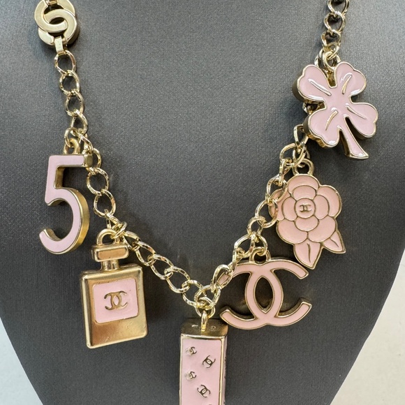 Vintage CHANEL Charm Necklace - Pink Enamel, Made in Italy - Picture 2 of 13